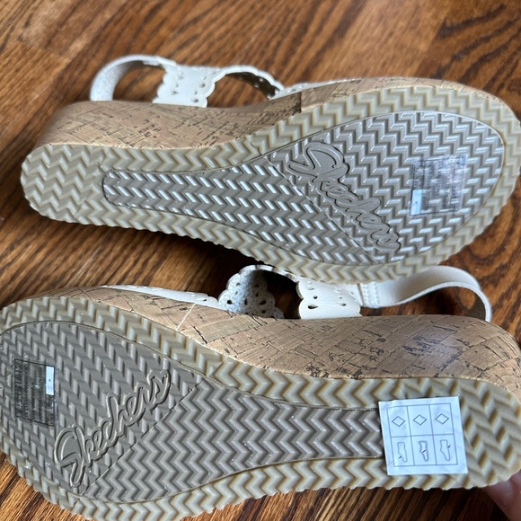 Skechers Cali Luxe Foam Beverlee Easy To Adore Vegan Wedges Cream & Cork Trim 8 - Picture 5 of 8